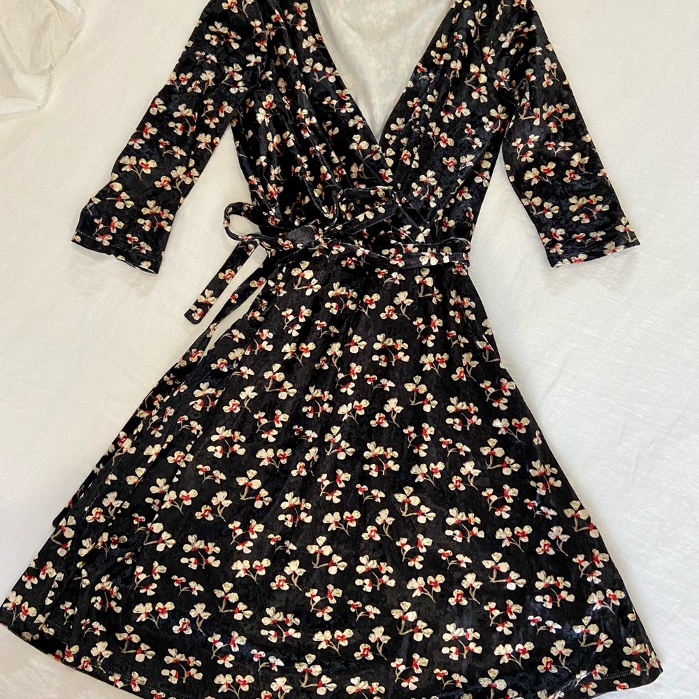Yumi velvet, faux wrap dress.